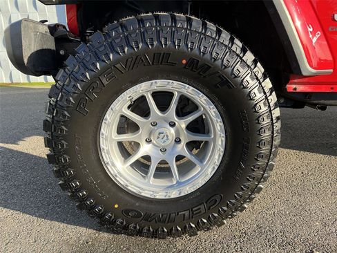 Used 2020 Jeep Gladiator Overland w/ Uconnect 4C Nav & Sound Group image 11