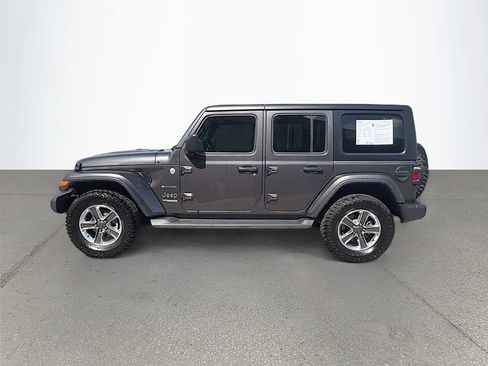 Used 2022 Jeep Wrangler Unlimited Sahara w/ Cold Weather Group AWD/4WD image 7