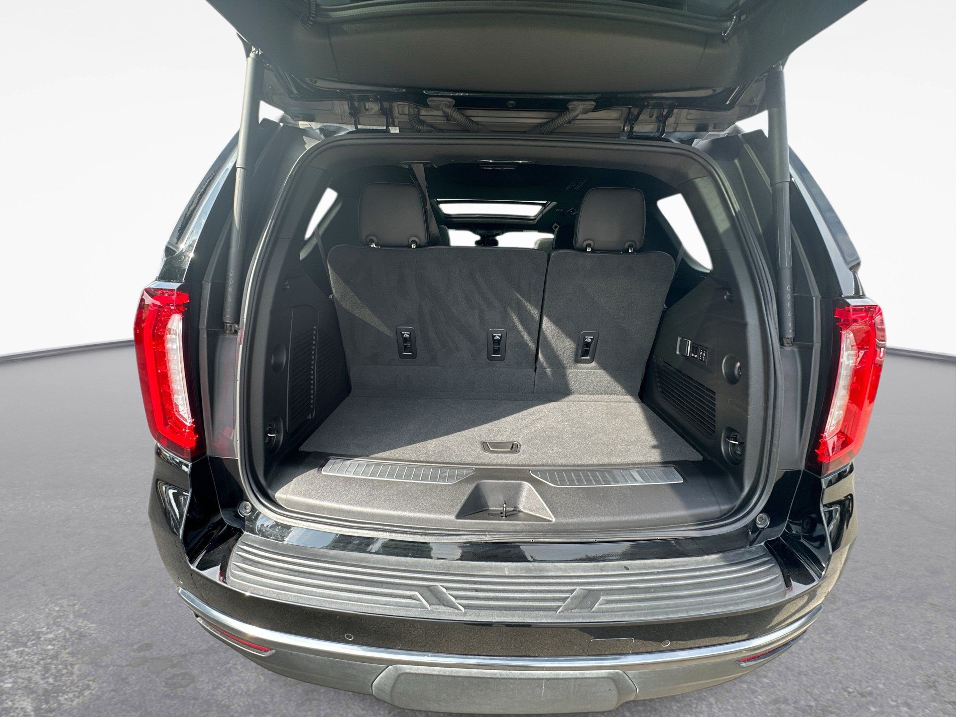 Certified 2023 GMC Yukon AT4 AWD/4WD image 13