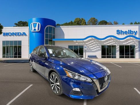 Used 2022 Nissan Altima 2.5 SR image 2