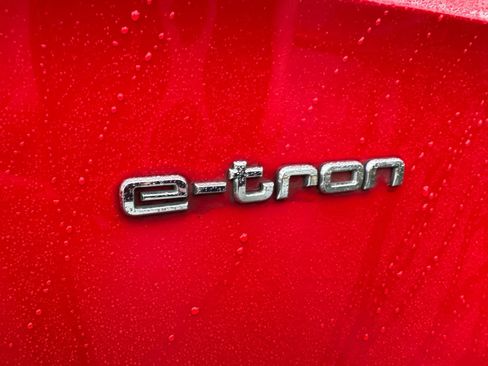 Used 2018 Audi A3 e-tron Prestige w/ Prestige Package image 13