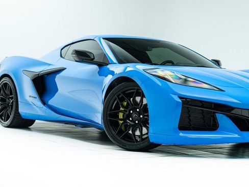 Used 2023 Chevrolet Corvette Z06 image 3