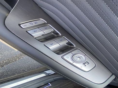 Used 2025 Hyundai Palisade Calligraphy image 19