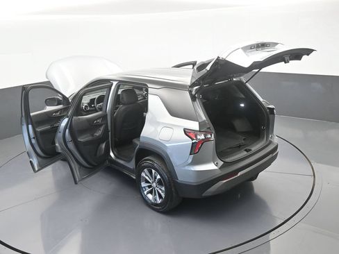 Used 2025 Chevrolet Equinox LT FWD image 60