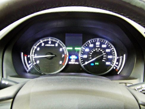 Used 2017 Acura MDX w/ Technology Package AWD/4WD image 16