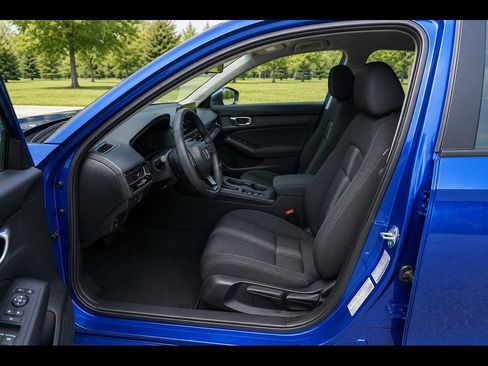 Used 2024 Honda Civic Sport image 2