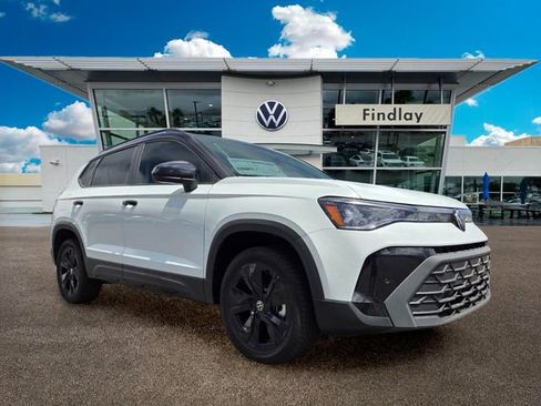 New 2026 Volkswagen Taos SE FWD image 1