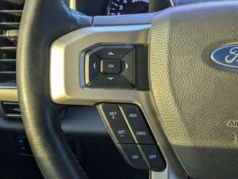 Used 2022 Ford F350 Lariat w/ Lariat Value Package AWD/4WD image 4