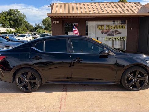 Used 2023 Nissan Sentra SR w/ Midnight Edition Package FWD image 6