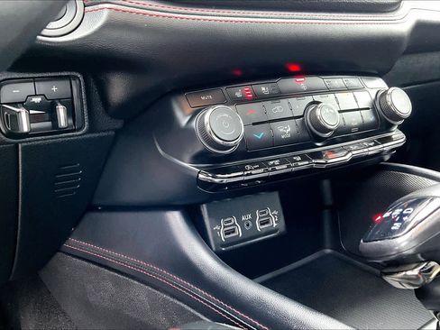 Used 2023 Dodge Durango GT AWD/4WD image 35