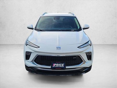 Used 2024 Buick Encore GX Sport Touring image 2