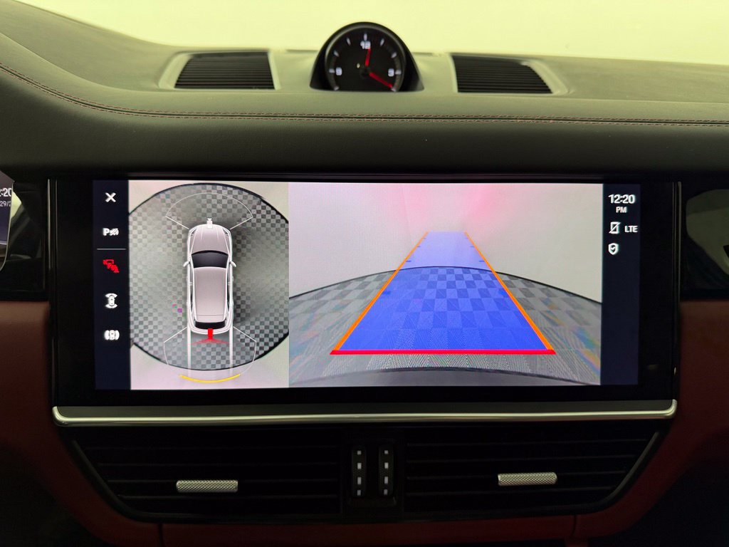 Certified 2023 Porsche Cayenne AWD/4WD image 39