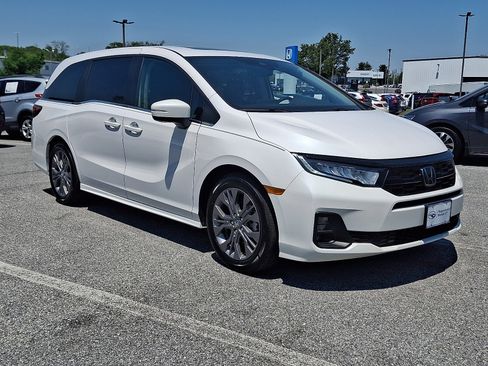 Certified 2025 Honda Odyssey Touring image 1
