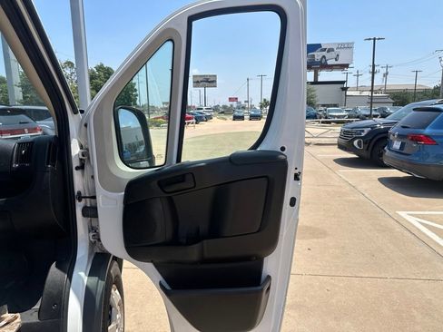 Used 2016 RAM ProMaster 2500 w/ Premium Appearance Group FWD image 14