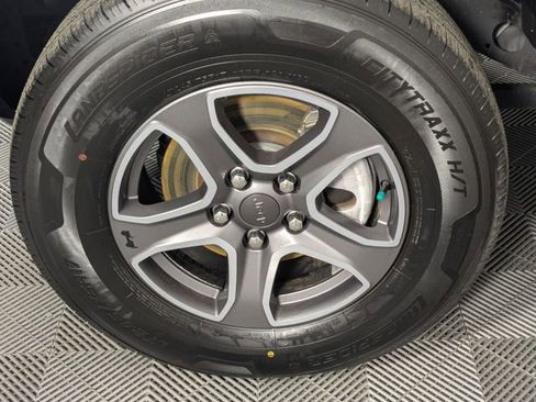 Used 2023 Jeep Wrangler Sport S image 8