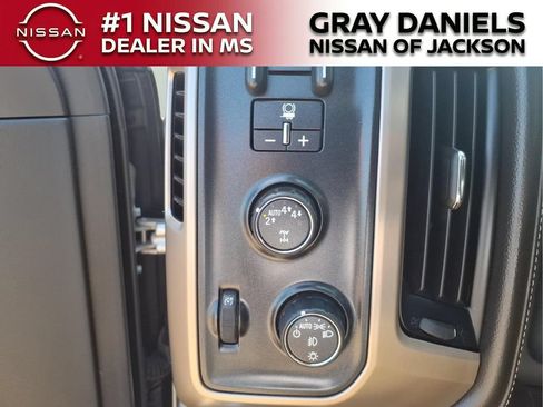 Used 2018 GMC Sierra 1500 Denali w/ Denali Ultimate Package AWD/4WD image 14