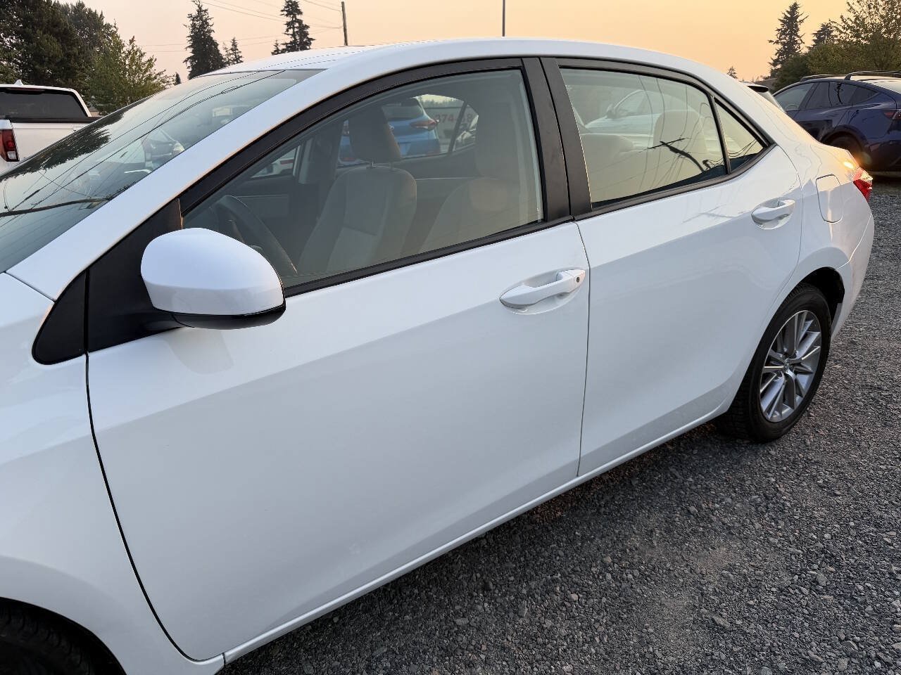 Used 2014 Toyota Corolla LE FWD image 13