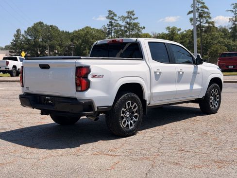 Used 2026 Chevrolet Colorado Z71 w/ Technology Package AWD/4WD image 12