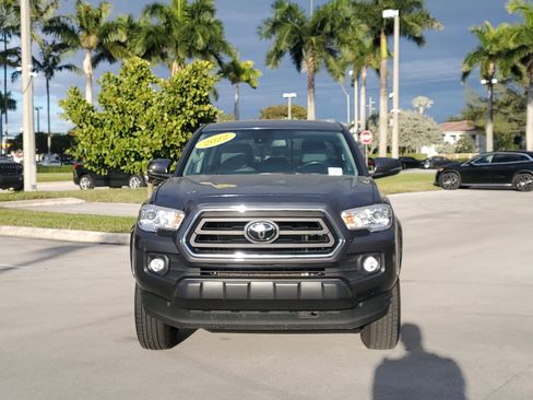 Used 2022 Toyota Tacoma SR5 w/ Technology Package image 8