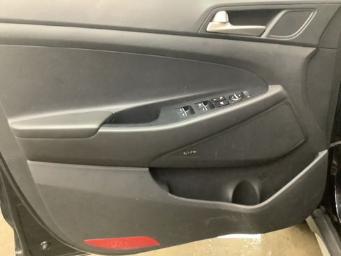 Used 2019 Hyundai Tucson Ultimate w/ Cargo Package AWD/4WD image 11