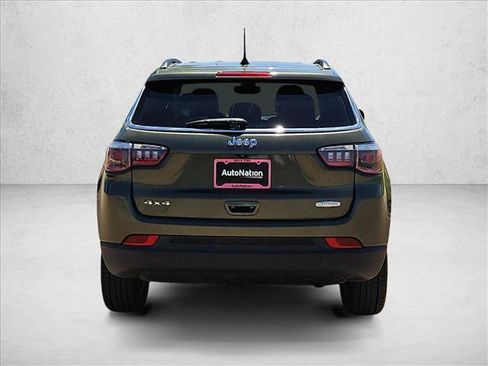 Used 2019 Jeep Compass Latitude w/ Popular Equipment Group AWD/4WD image 7