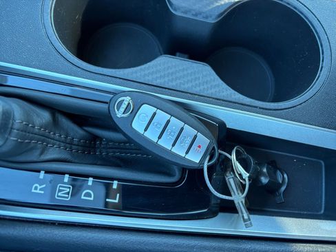 Used 2025 Nissan Altima 2.5 SV image 21