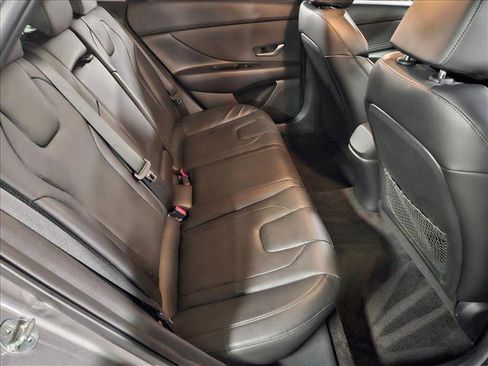 Used 2022 Hyundai Elantra Limited image 20