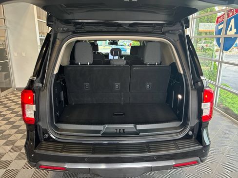 Used 2024 Ford Expedition XLT AWD/4WD image 11
