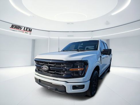 Used 2024 Ford F150 XLT w/ XLT Black Appearance Package image 6