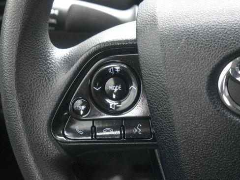 Used 2022 Toyota Prius LE FWD image 20