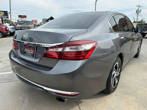 Used 2017 Honda Accord LX image 7