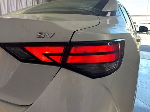 Used 2024 Nissan Sentra SV FWD image 13