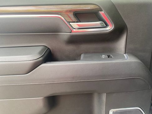 Used 2025 Chevrolet Silverado 1500 LT image 18