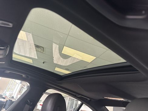 Used 2018 BMW 530e w/ Premium Package 2 RWD image 19