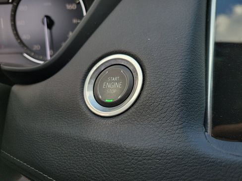 Used 2019 Cadillac XT4 Luxury image 33