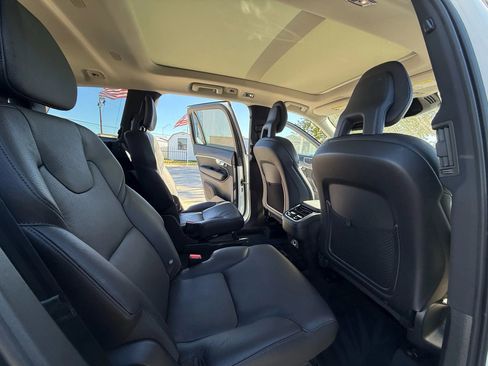 Used 2020 Volvo XC90 T6 Momentum image 24