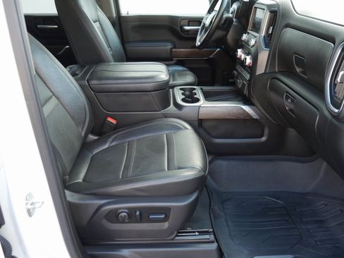 Used 2023 GMC Sierra 3500 Denali w/ Denali Ultimate Package image 22