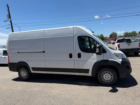 Used 2023 RAM ProMaster 2500 FWD image 1