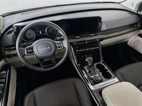 Certified 2024 Kia Carnival EX image 30
