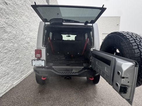 Used 2017 Jeep Wrangler Unlimited Rubicon image 10