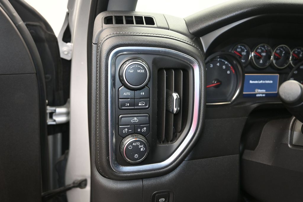 Certified 2021 Chevrolet Silverado 1500 LT AWD/4WD image 12