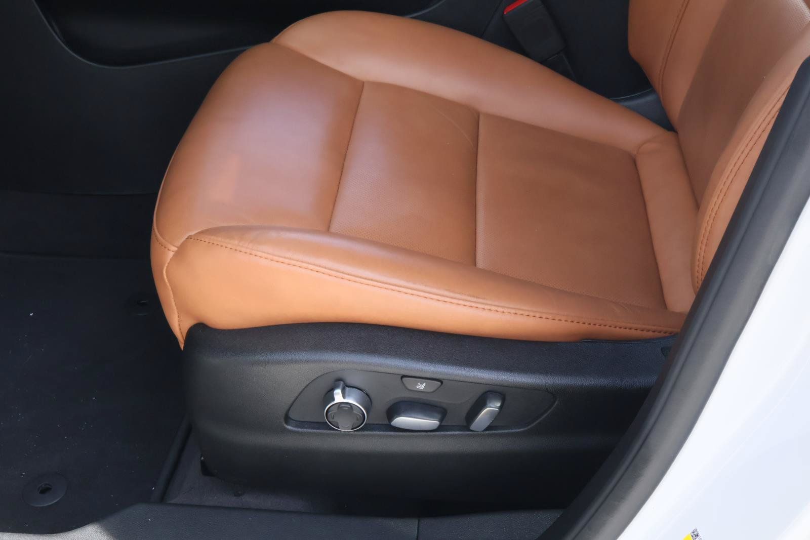 Certified 2024 Cadillac XT4 Sport FWD image 20