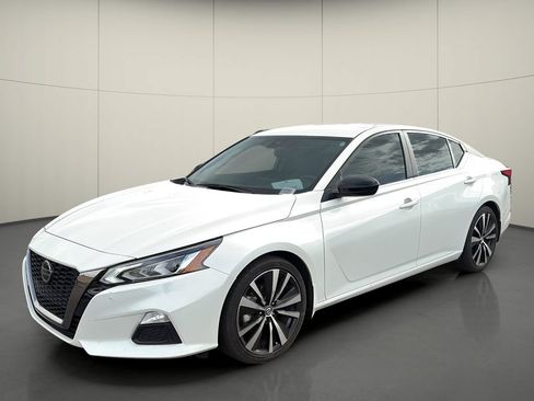 Used 2022 Nissan Altima 2.5 SR FWD image 3