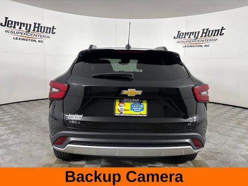 Used 2024 Chevrolet Trax LT FWD image 7