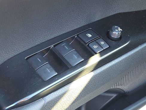 Used 2025 Toyota Camry SE FWD image 19