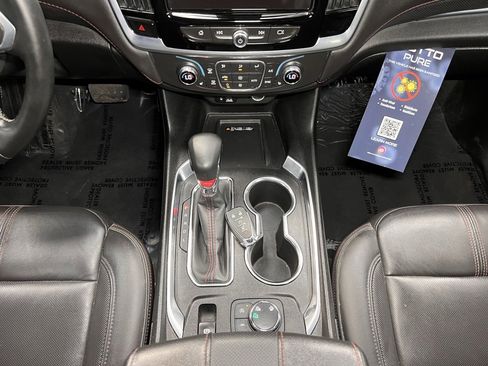 Used 2023 Chevrolet Traverse RS image 25