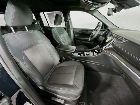 Certified 2024 Jeep Grand Cherokee Laredo X w/ Luxury Tech Group I AWD/4WD image 39