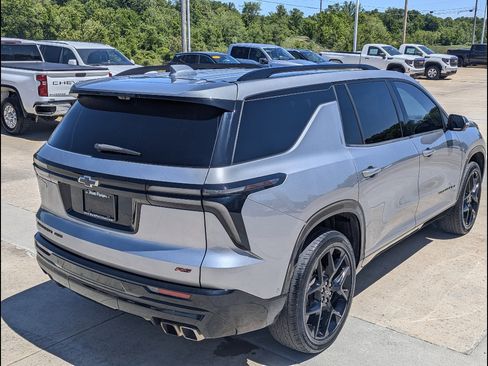 Used 2024 Chevrolet Traverse RS AWD/4WD image 7