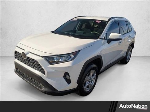 Used 2021 Toyota RAV4 XLE image 1