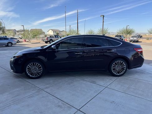 Used 2017 Toyota Avalon Limited image 11